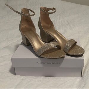 DREAM PAIRS Womens Low-Chunk Low Heel Pump Sandal in Gold/Glitter